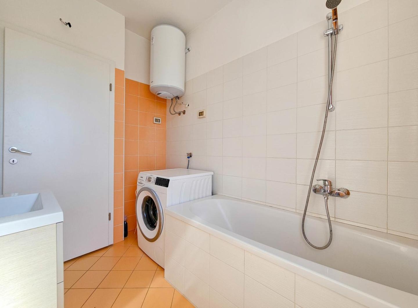 Casa Lutoma Villa Kmeti Eksteriør bilde