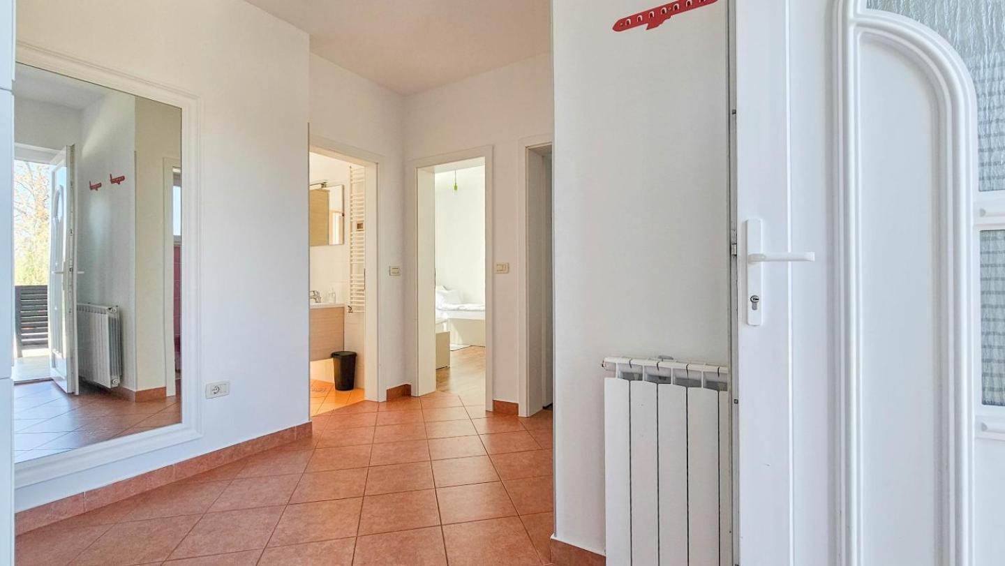 Casa Lutoma Villa Kmeti Eksteriør bilde