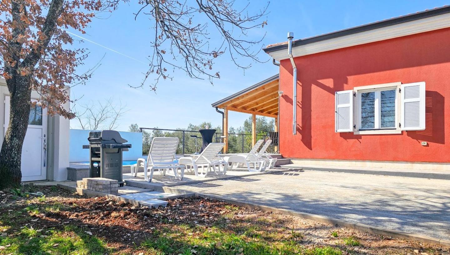 Casa Lutoma Villa Kmeti Eksteriør bilde