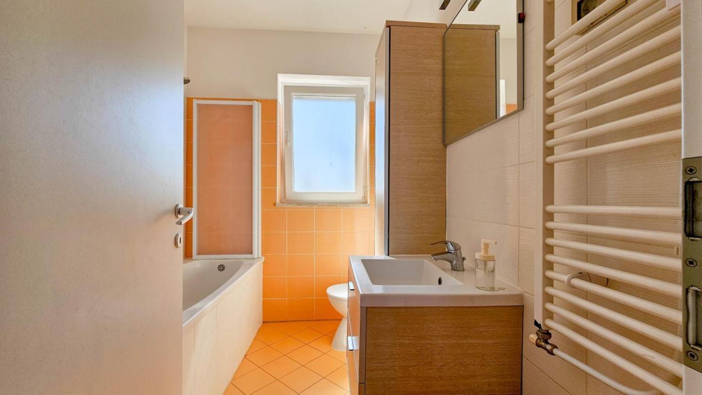 Casa Lutoma Villa Kmeti Eksteriør bilde